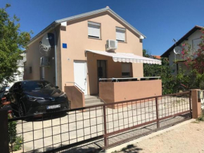 Apartments with a parking space Grbe, Zadar - 14057
